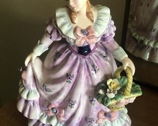 https://www.grasons.com/wp-content/uploads/2019/11/porcelin-doll-607584-CA6BneVH.jpg