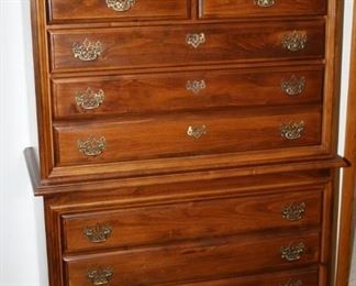 and chest of Drawers