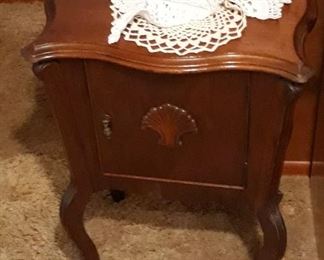Smoke stand , copper lined