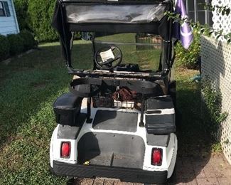 2002 club car golf cart with all the bells & whistles / battery powered