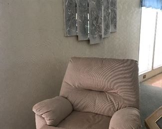 Rocker recliner - Tan 