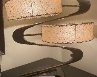 Majestic Z Table Lamp