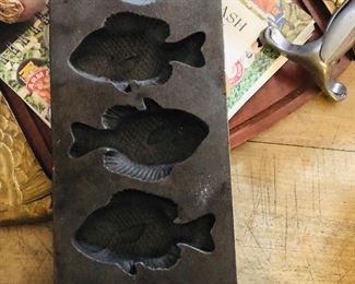 Unique cast iron fish loaves pan