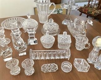 Assorted crystal pieces