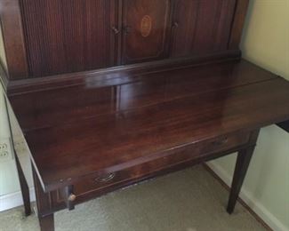 Exquisite small desk.