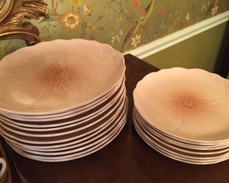 MIKASA SpringF1 200 Amaryllis Set of China.