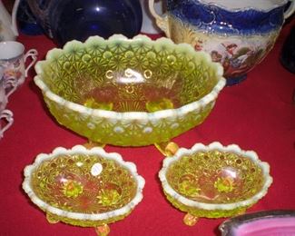 Vaseline opalescent Button & Daisy pattern 3 pc. berry set