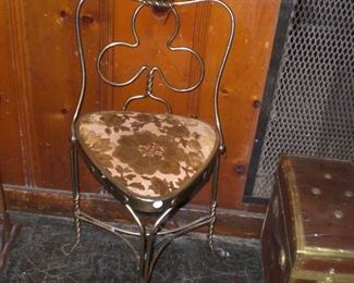 unusual triangle seat club back ice cream chair