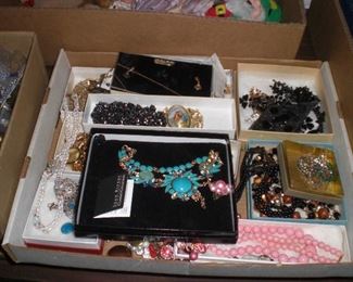 boxes of jewelty