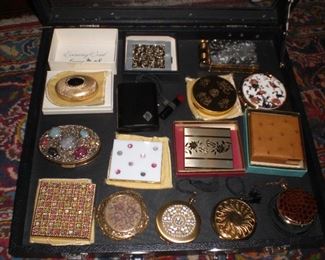 nice selection of vintage compacts