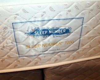 Select Comfort Sleep Number 7000 king bed
