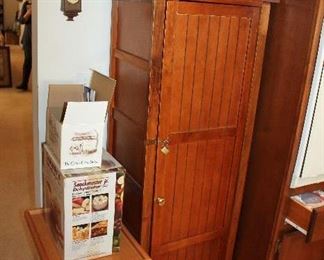 Storage cabinet (1 of 2)