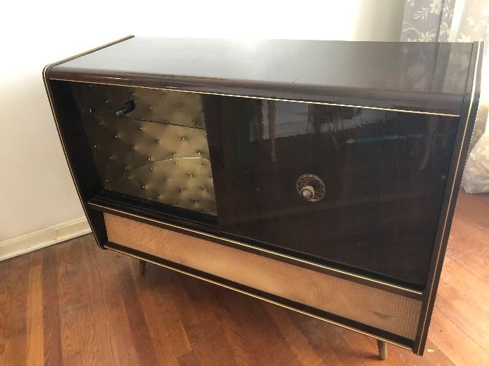 Vintage stereo cabinet...cabinet only 