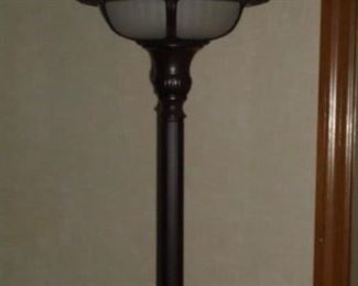 Floor lamp