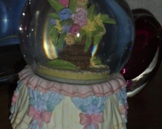 flower snow globe