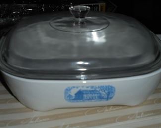 White pyrex casserole w/lid 