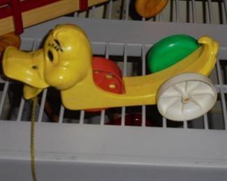 Vintage yellow pull duck - Kusan - Nashville Tn. #17-8