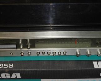 Sears Solid State am/fm stereo w/turntable (turntable not working) & 2 speakers