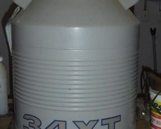 34 XT Union Carbide Liquid nitrogen container - seaman tank