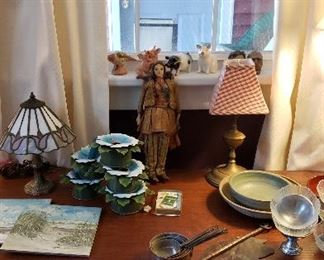 Many unique decor pieces