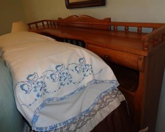 headboard of queen bed