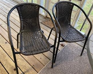 wicker patio chairs