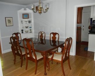 Stickley Queen Anne Solid Cherry Dining Room Set with 2 arm chairs, 4 side chairs and 4 leaves. Comes with a complete set of pads. In excellent shape with original Cherry Valley finish