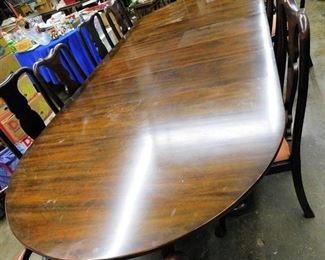 Super solid mahogany signed Hinkle Harris queen Anne table has 4 original leaves