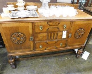 NICE ENGLISH QUARTER SAWED OAK BUFFET
