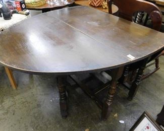 OAK DROP LEAF TABLE