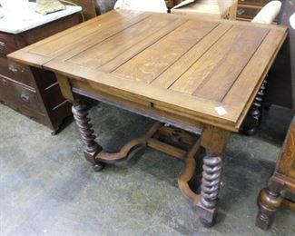 NICE OAK BARLEY TWIST PANELED TOP PUB TABLE