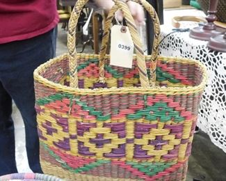 BASKET W/HANDLES