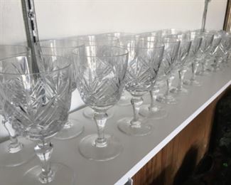 Crystal glass service