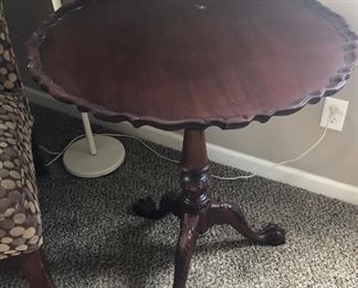 Tilt table Chippendale claw feet
