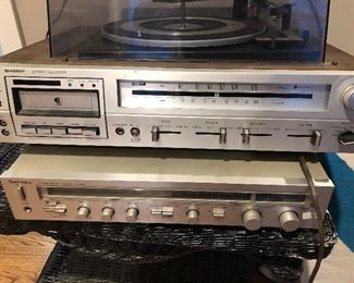 Techniques receiver
Sharp 8 track records player