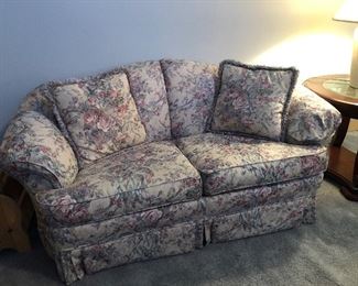 Broyhill Floral Love Seat