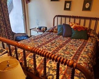 Antique Spindle Bed - XL Full