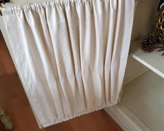 Privacy curtains inside the hutch