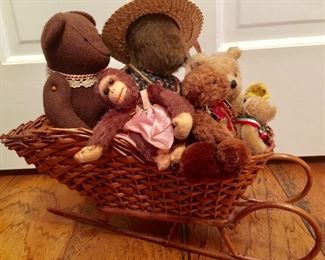Vintage and antique stuffed animals ... we have some Steiff here.