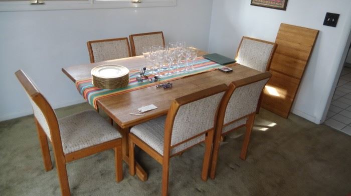 Mid century table and chairs w/ leaf