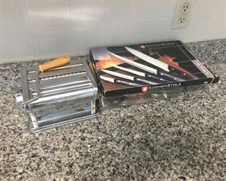 Knife set and pasta maker