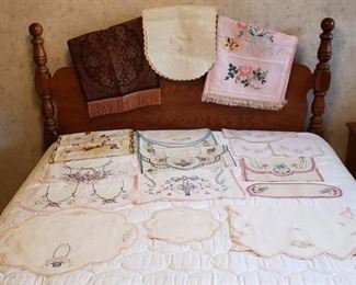 Lot of Vintage Linens