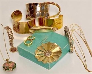 The new and vintage gold jewelry https://ctbids.com/#!/description/share/281248