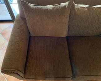 Robert MichaelRocky Mountain Sectional Sofa/Couch Chunkster Brown 37in H x 44in D x 130in 104in each direction