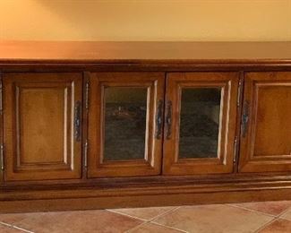 Stanley Furniture Entertainment Console Cabinet 28x91x22in HxWxD