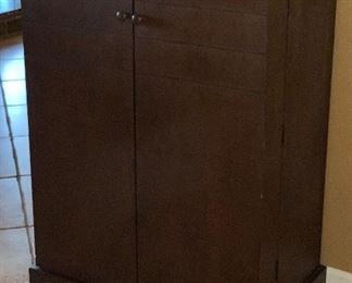 Vintage Walnut Fold-Out Dry Bar 42x29x19in HxWxD