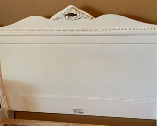 Stanley Furniture White Full Sleigh Bed Frame 49x57x86in HxWxD