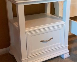 #1 CafeKid White Nightstand 25x21.5x16in H HxWxD