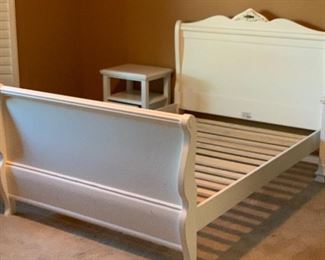 Stanley Furniture White Full Sleigh Bed Frame 49x57x86in HxWxD