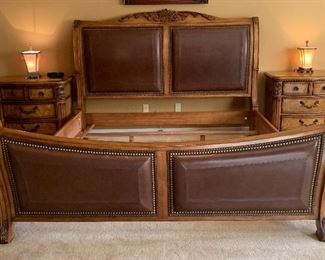 King Universal Furniture Burl & Leather Sleigh Bed 61x82x97in HxWxD